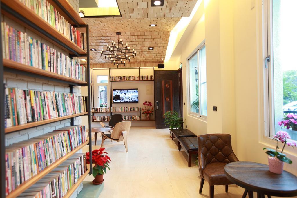 坡岸邊民宿 Kota Hualien Bagian luar foto