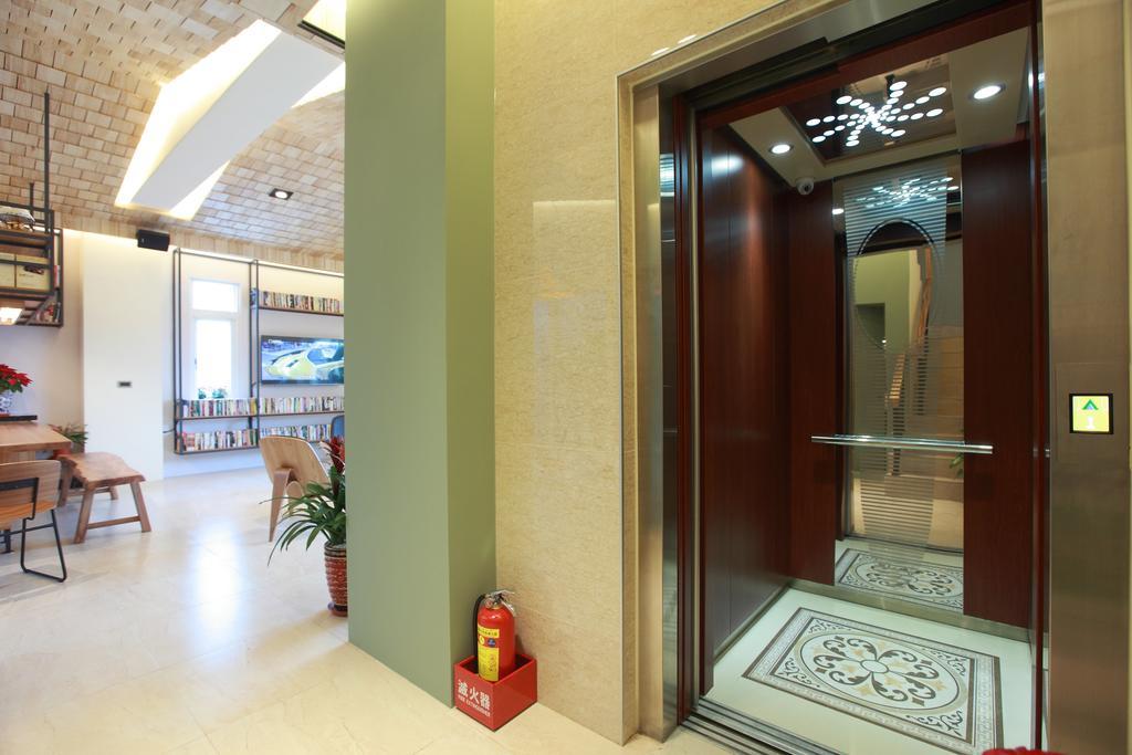 坡岸邊民宿 Kota Hualien Bagian luar foto